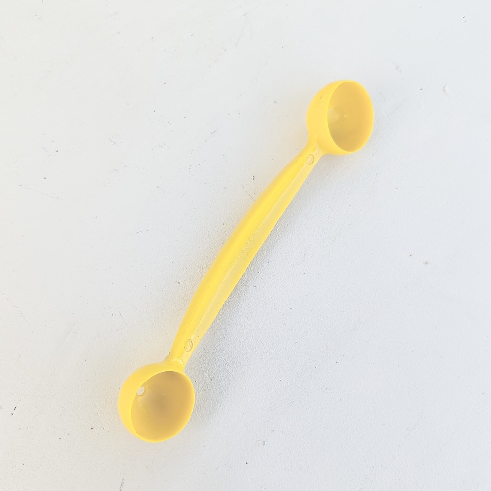 VINTAGE Tupperware Yellow Melon Baller Dual Size Scoop